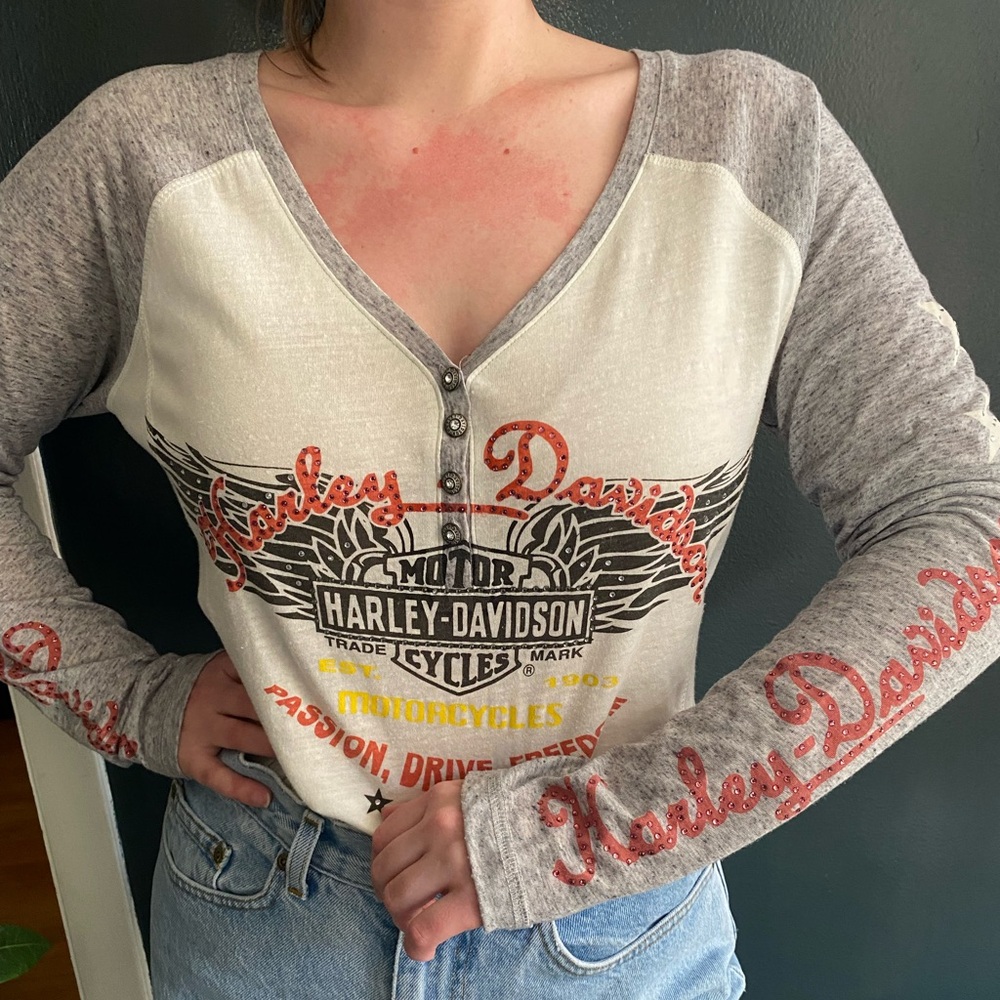 Harley-Davidson Women's Gray and Cream Top